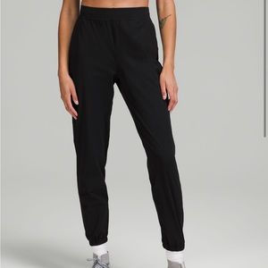 Adapted state high rise jogger
